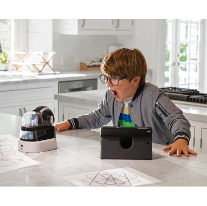 Programovateľný kresliaci robot Artie Max