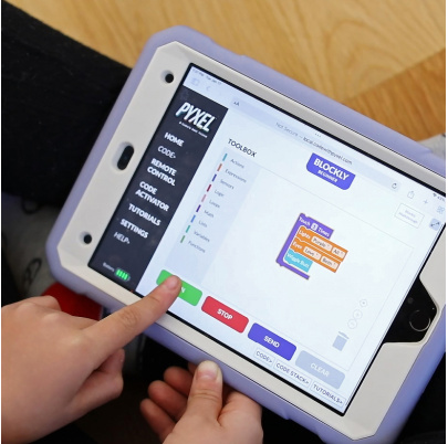 Robotický programovateľný pes PYXEL