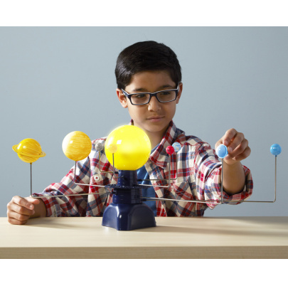 Slnečná sústava - motorizovaný model